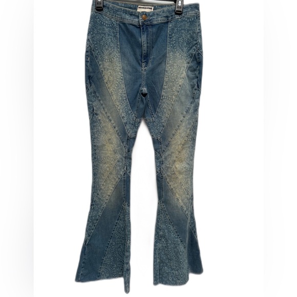 Free People Mermaid Mid-rise Flare Jeans RETAILS $198 NWT - Picture 5 of 8